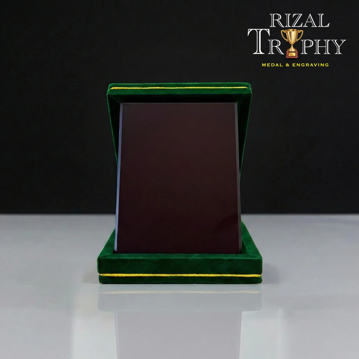 RTB7055 Green Velvet Box