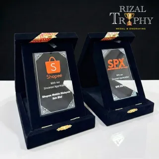 Trophy Giftbox - Rizal Trophy